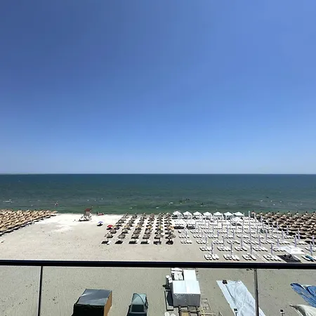 شقة First Line Sea View 103 *